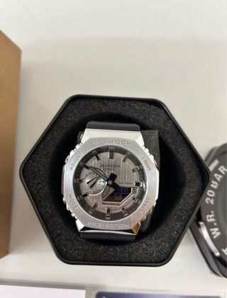 Reloj totalmente nuevo