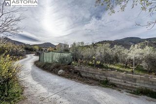 Cortijo en venta en Barrio de la Vega en Monachil