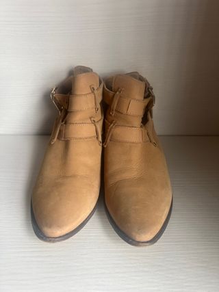 Botines Beige/Marrón con Hebillas