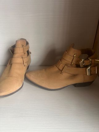 Botines Beige/Marrón con Hebillas