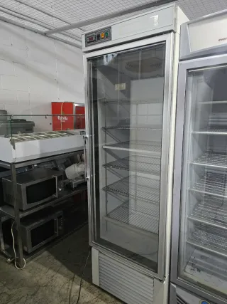 Congelador Vertical Puerta Cristal