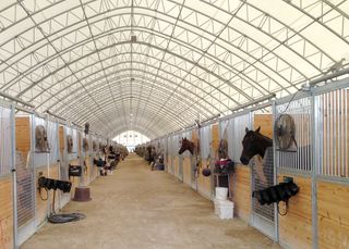 Naves y cubiertas de equitación Canarias