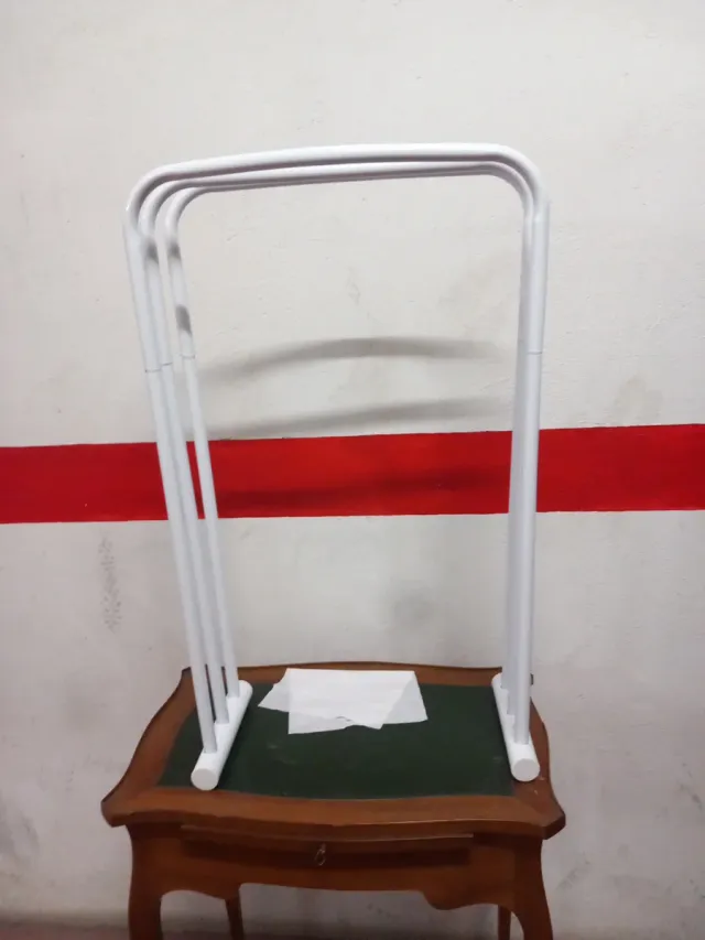 Porta servilletas de metal blanco