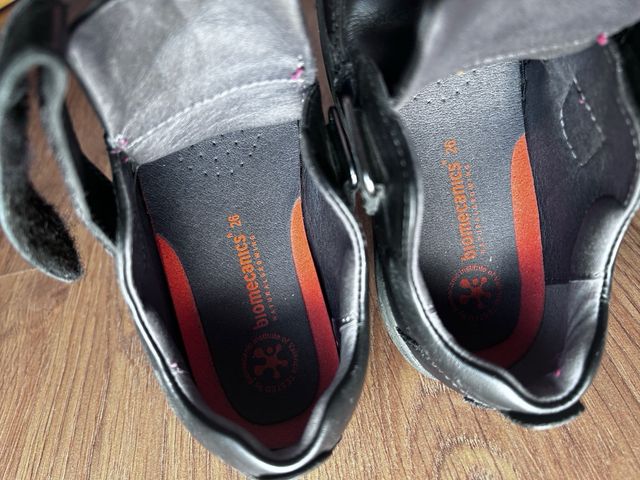 Zapatos Biomecanics Talla 26