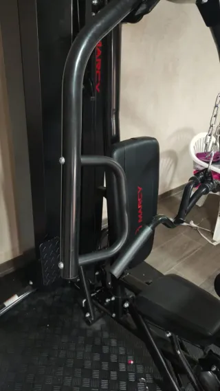 Multiestación de musculación negra