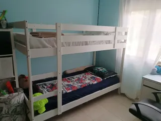 Litera blanca de madera con dos colchones incluido