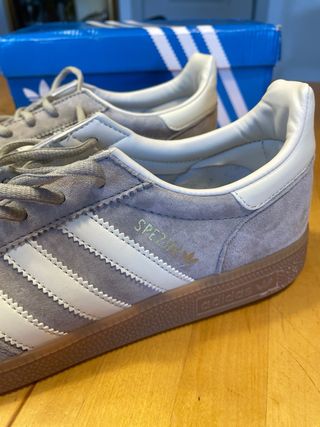 Adidas Spezial Gris y Blanco