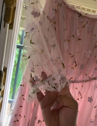 Vestido de tul con flores