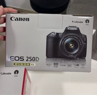 Kit fotocamera Canon EOS 250D EF-S 18-55 III