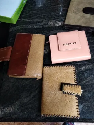 Billeteras varias