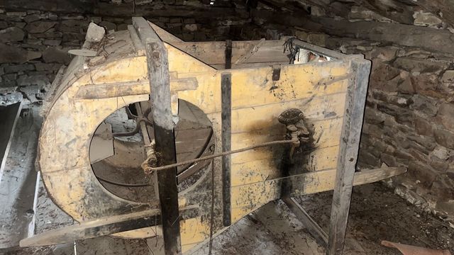 Trilladora y aventadora de madera