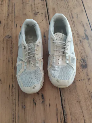 Zapatillas On Running Beige/Blanco Talla 38