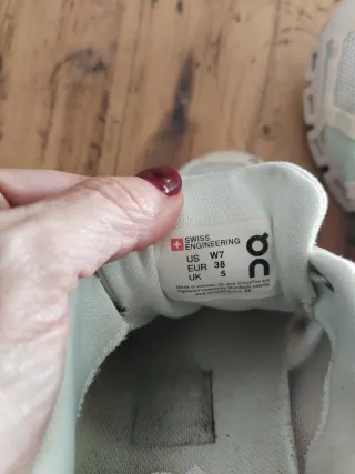 Zapatillas On Running Beige/Blanco Talla 38