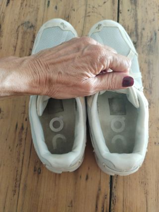 Zapatillas On Running Beige/Blanco Talla 38