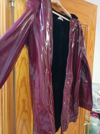 Abrigo chubasquero con pelo easy wear. Talla L