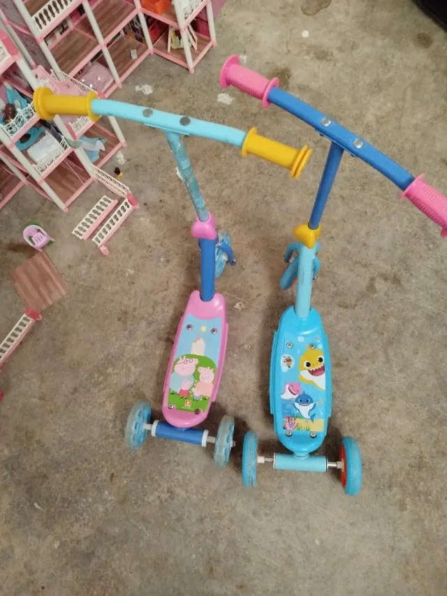 Patinete Pepa Pig y Baby Shark