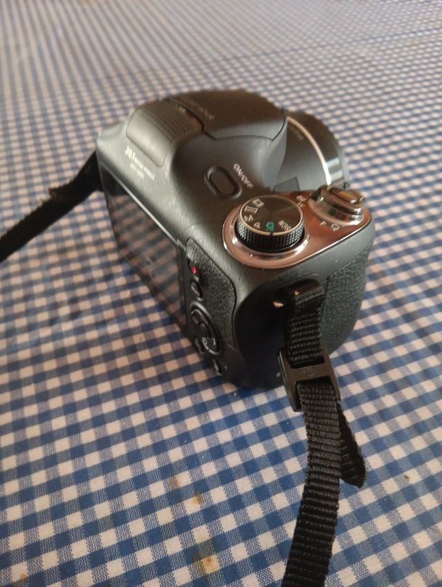 Cámara Sony DSC H300
Cyber-shot Negra