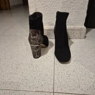 Botines tacón estampado serpiente / 153