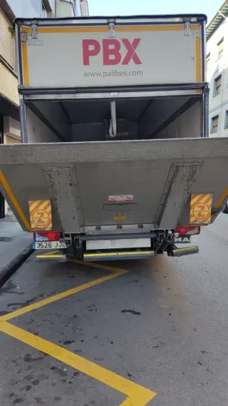 Busco furgo para porte de menos de 300k por 50€