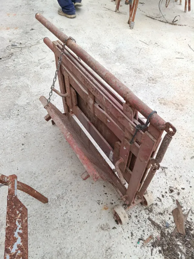 La cizalla es un sistema mecánico para cortar ladr