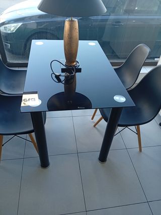 Mesa avatar comedor negra con 4 sillas noruegas 