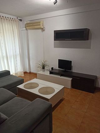 Piso en venta en Girón - Las Delicias - Tabacalera en Málaga