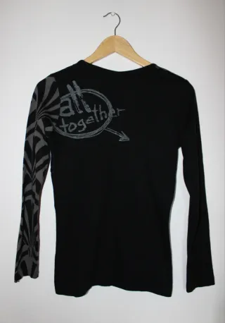 Camiseta Desigual Patchwork Negra y Roja