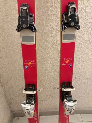 Esquís DYNAMIC VR27 con fijaciones