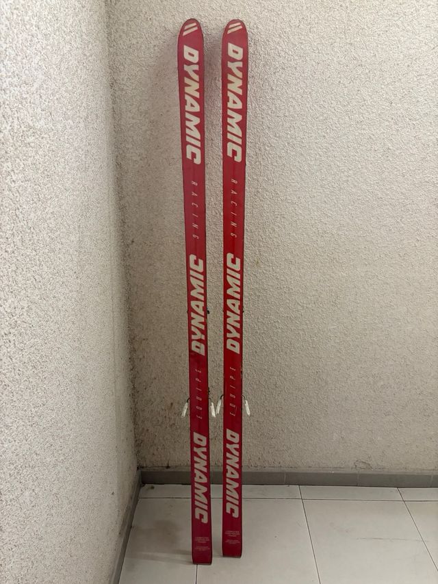 Esquís DYNAMIC VR27 con fijaciones