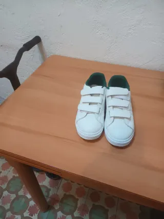 Zapatillas niña blancas velcro