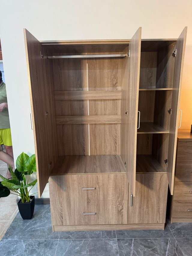 Armario 3 puertas con espejo y cajones