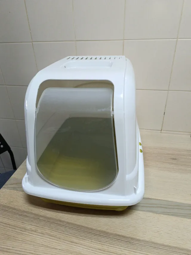 Caixa de Areia Fechada para Gatos