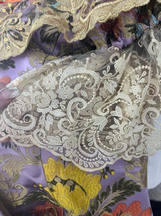Traje de Fallera Oro y Lila y corpiño lila 