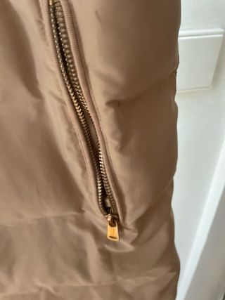 Chaleco largo plumífero Zara beige