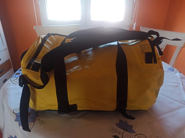 Bolsa de viaje amarilla Altus