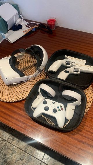 Oculus Quest 2 + estuche + fundas + Mando Xbox
