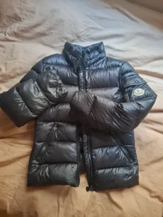 Cazadora Moncler Negra