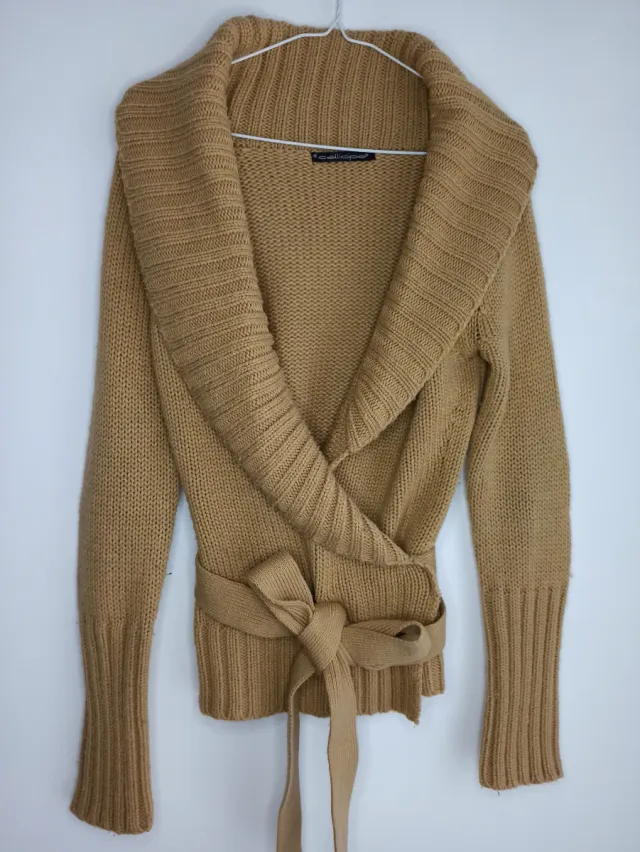 Cárdigan de punto con manga larga y cinturón