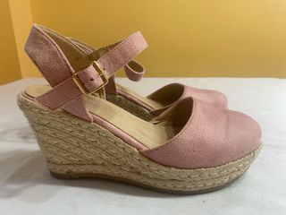 Sandalias cuña rosa