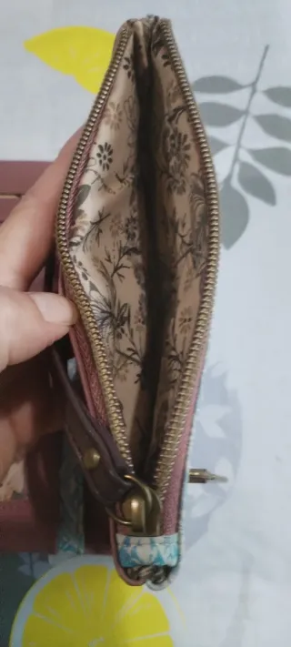 Cartera de mujer con diseño
