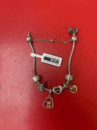 PULSERA DE PANDORA CON 8 CHARMS