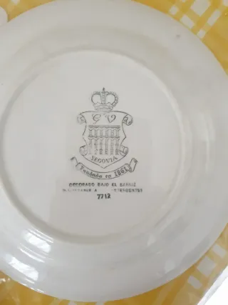 Fuente ovalada y platos