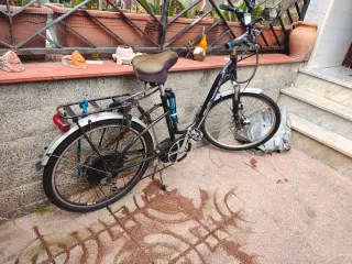 Bicicletta elettrica usata con batteria nuova