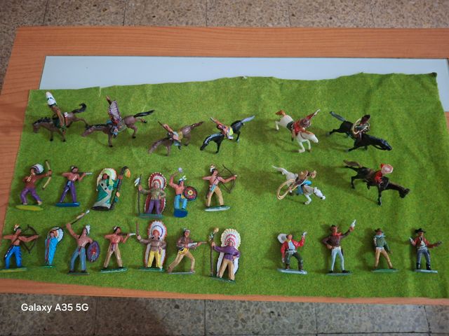 Figuras de Soldados Western Plástico