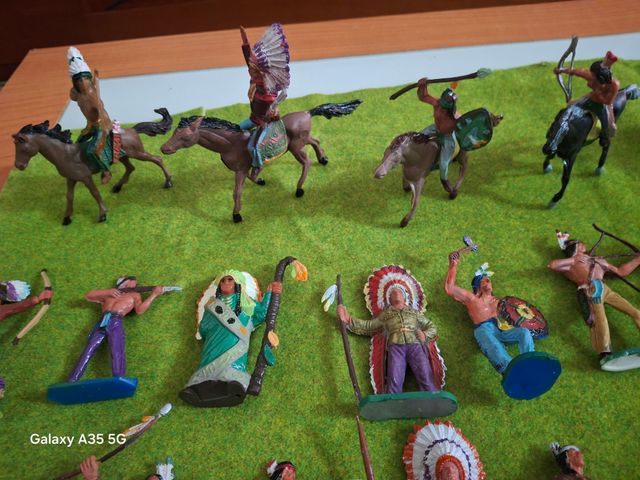 Figuras de Soldados Western Plástico