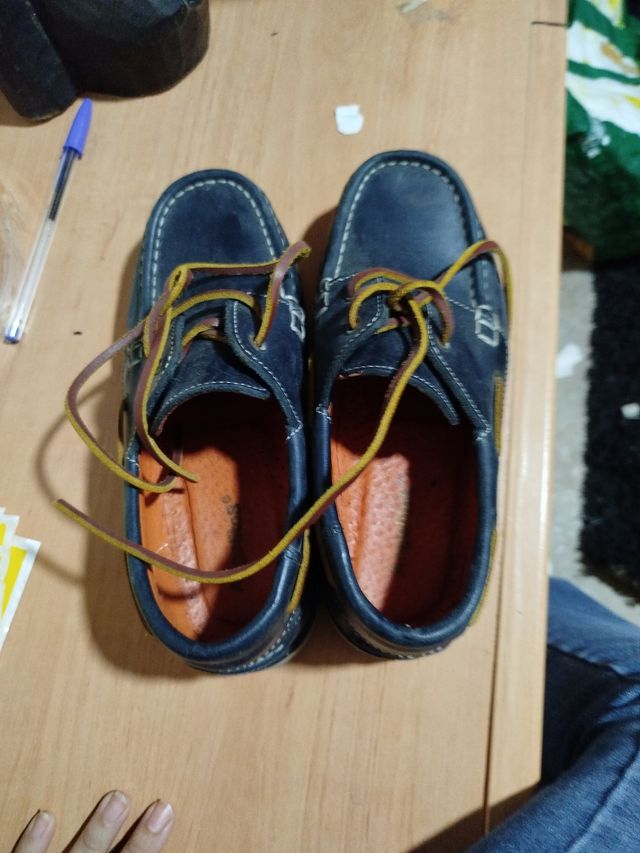 Náuticos niño azul y marrón