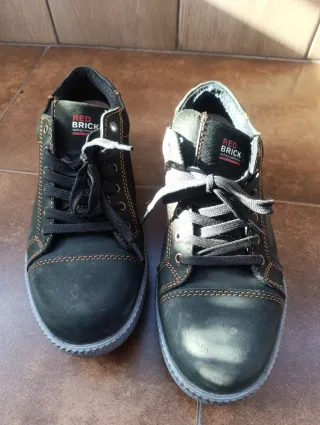 Zapatillas Red Brick punta reforzada