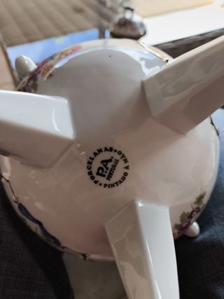 Caldero de porcelana pintado a mano