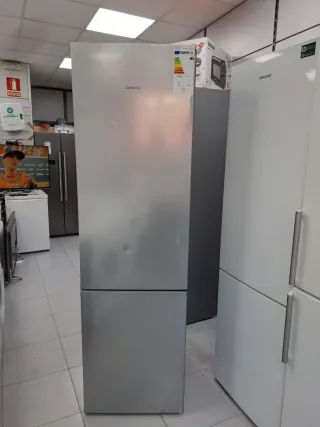 Nevera nueva con tara Siemens 2,cm nofrost
