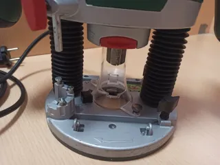 Fresadora Bosch POF 1200 AE